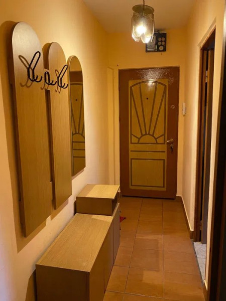Apartament 2 Camere - Zona CET - Etaj 1 - Mobilat
