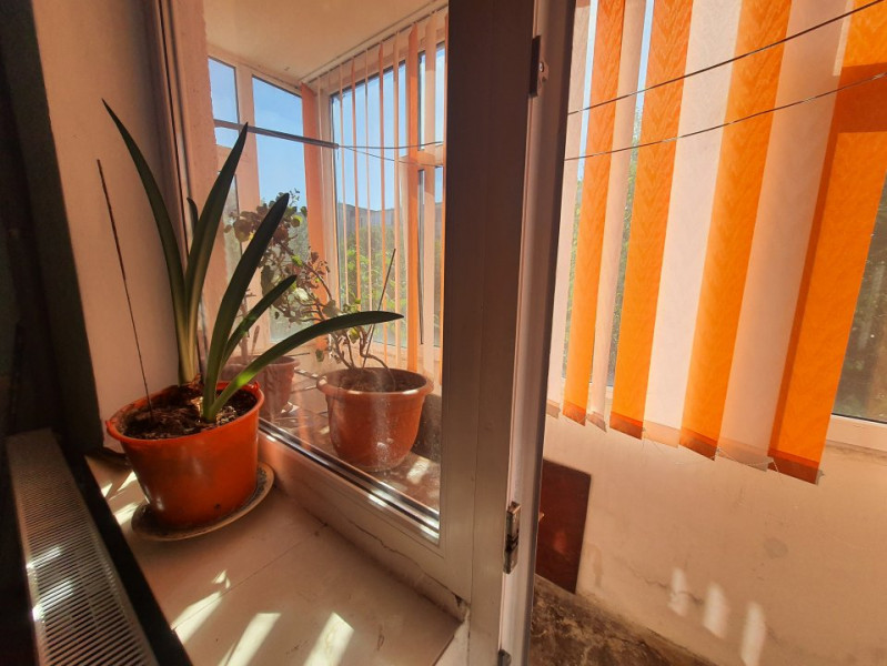 Apartament 2 Camere - Zona Abator - Etaj 2 - Centrala Pe Gaze