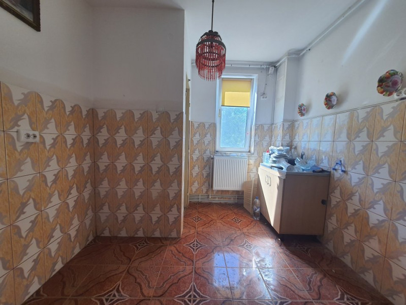 Apartament 2 Camere - Zona Abator - Etaj 2 - Centrala Pe Gaze