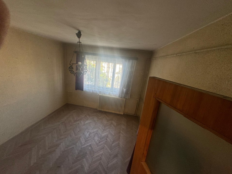 Apartament 2 Camere - Zona Dacia - Etaj 4 Cu Pod - Gaze Pe Scara