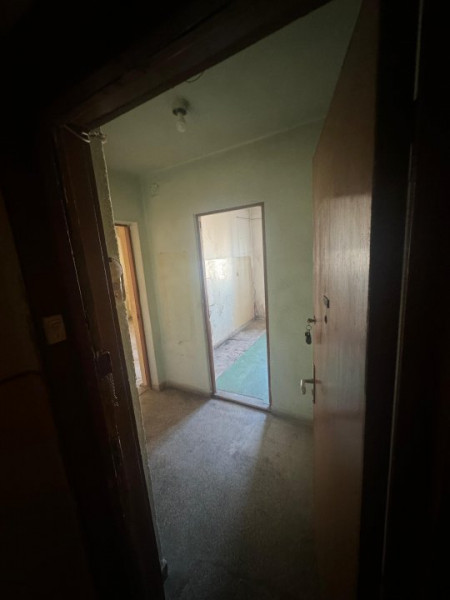 Apartament 2 Camere - Zona Dacia - Etaj 4 Cu Pod - Gaze Pe Scara