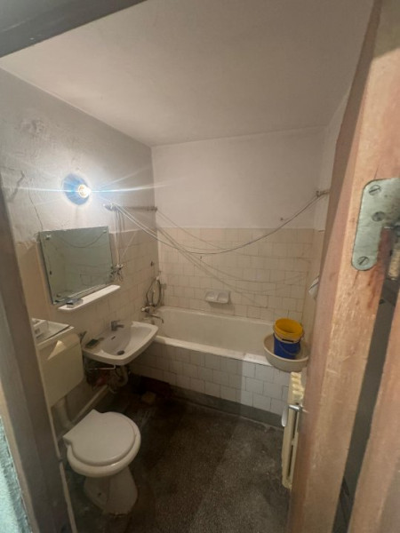 Apartament 2 Camere - Zona Dacia - Etaj 4 Cu Pod - Gaze Pe Scara