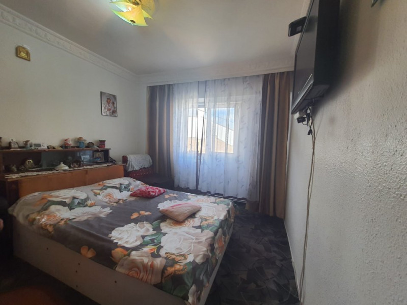 Apartament 4 Camere - Zona Victoria - Etaj 1 - Centrala Pe Gaze