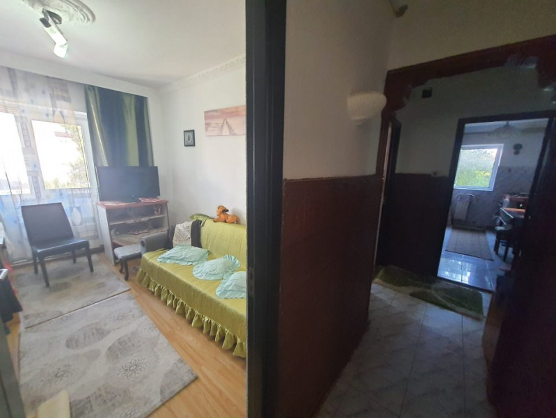 Apartament 4 Camere - Zona Victoria - Etaj 1 - Centrala Pe Gaze