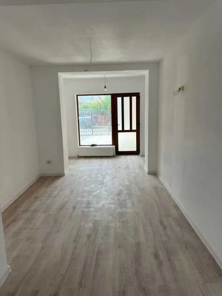 MEDEEA-Casa 3 Camere - Renovata Integral - Centrala Pe Gaze