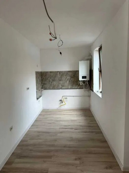 MEDEEA-Casa 3 Camere - Renovata Integral - Centrala Pe Gaze