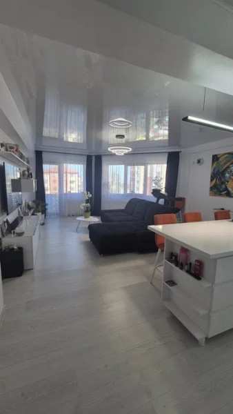 Apartament 4 Camere - Zona Compozitori - Totul Nou -Optiona Loc Parcare Acoperit
