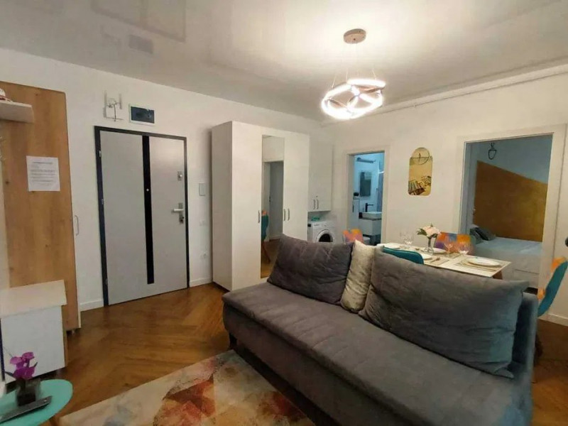 Apartament 2 Camere - Pe Promenada - Vedere Laterala La Mare