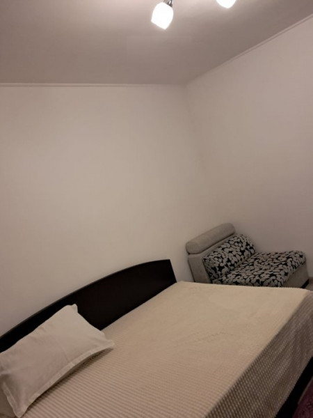 Garsoniera - Zona CET - Etaj 1 - Renovata