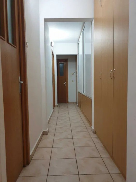 Apartament 3 Camere - Zona Tomis 3 - Etaj 3 - Mobilat - Centrala Gaze