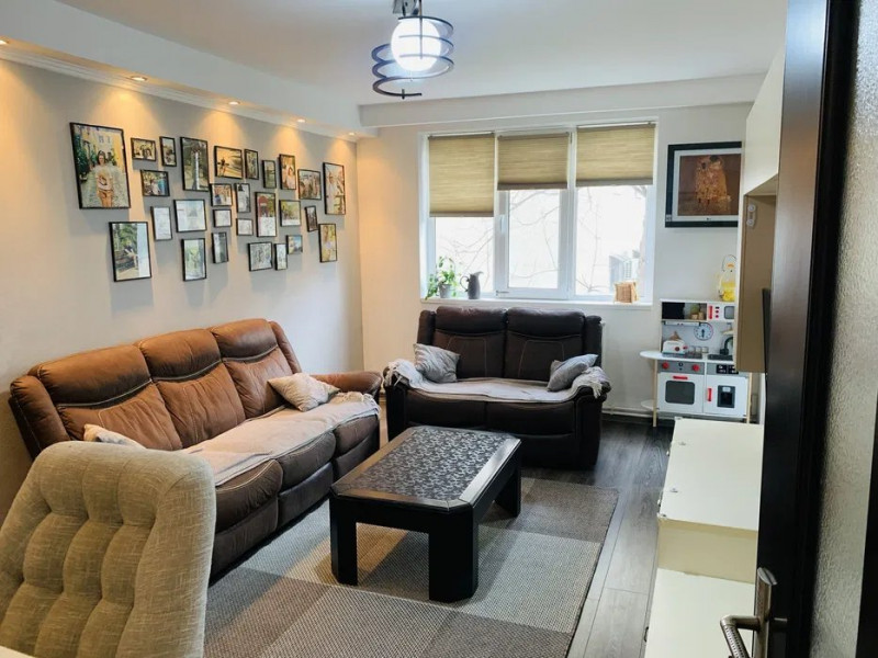 Apartament 3 Camere - Zona Far - Etaj 1 - Mobilat - Centrala Pe Gaze