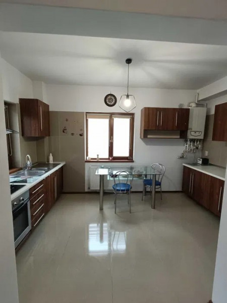 Vila Dubla - Perfecta Pentru Doua Familii - La Cheie !!!
