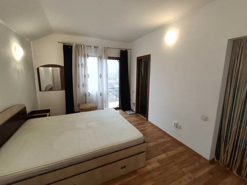 Vila Dubla - Perfecta Pentru Doua Familii - La Cheie !!!