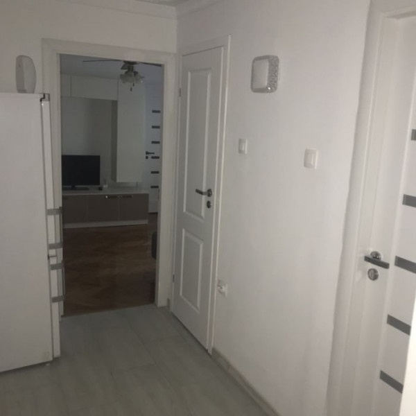 Apartament 3 Camere - Zona Tomis Nord - Etaj 1 - Mobilat/Utilat