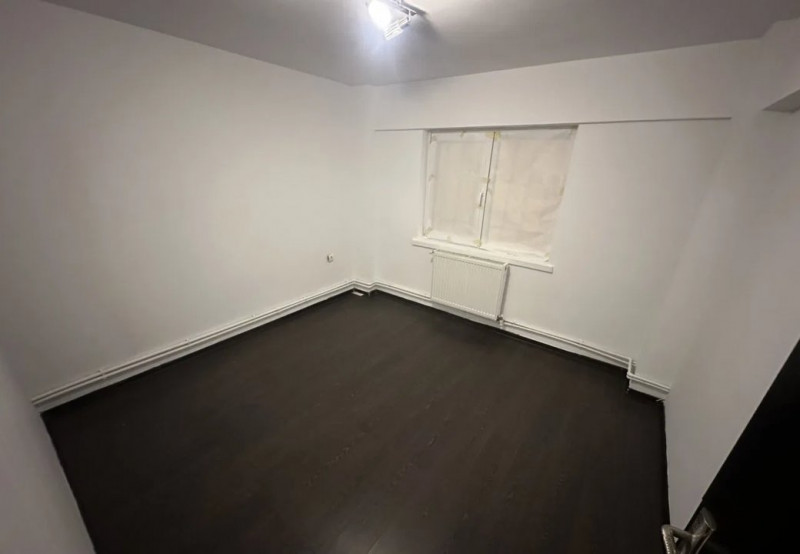 FALEZA NORD-APARTAMENT CU 3 CAMERE DECOMANDATE CENTRALA GAZE