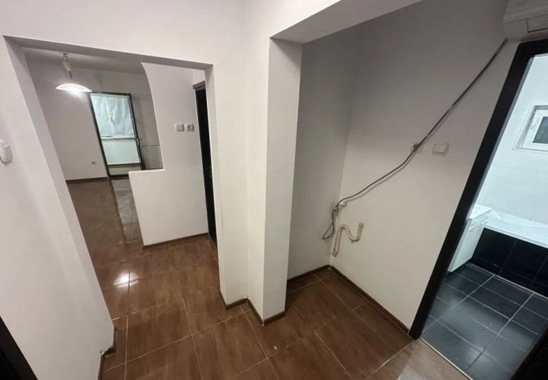 FALEZA NORD-APARTAMENT CU 3 CAMERE DECOMANDATE CENTRALA GAZE