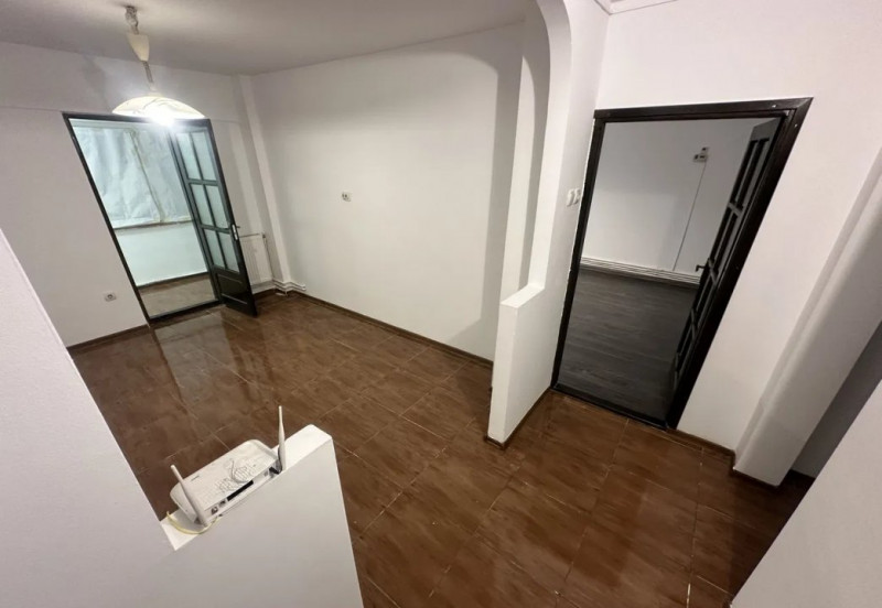 FALEZA NORD-APARTAMENT CU 3 CAMERE DECOMANDATE CENTRALA GAZE