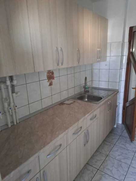 Apartament 2 camere, confort I, decomandat – între Tomis III și Galeriile Soveja