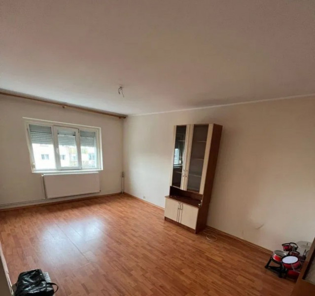 Apartament 2 camere, confort I, decomandat – între Tomis III și Galeriile Soveja