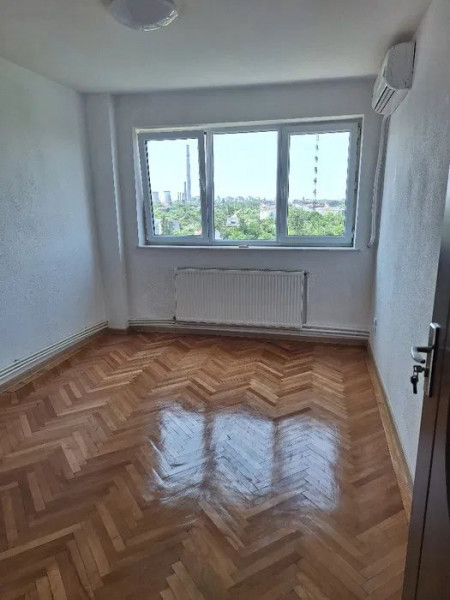 APARTAMENT SPAȚIOS CU 3 CAMERE, VEDERE PANORAMICĂ – ZONA GARA–ABATOR