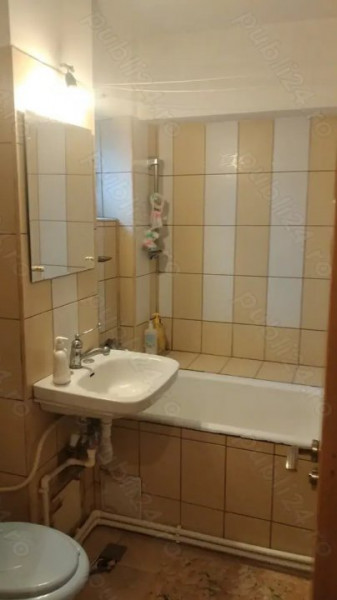 Apartament spațios cu 3 camere – Zona KM 4-Far