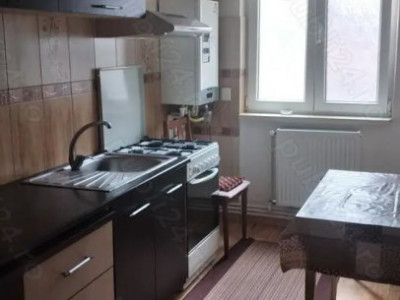 Apartament spațios cu 3 camere – Zona KM 4-Far