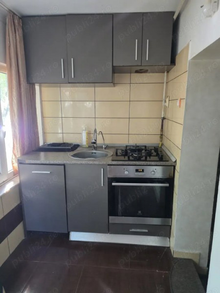 INEL II-ELIBERARII APARTAMENT CU 3 CAMERE CENTRALA GAZE
