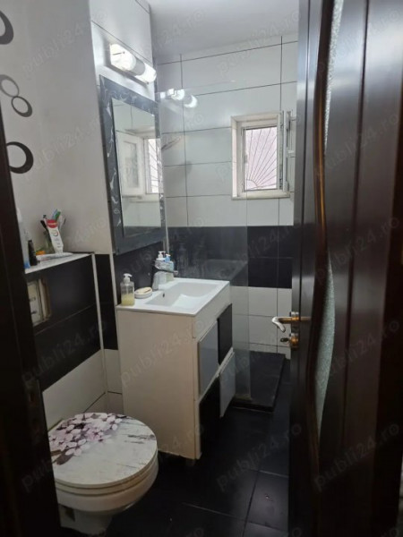 INEL II-ELIBERARII APARTAMENT CU 3 CAMERE CENTRALA GAZE