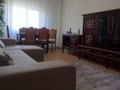 Apartament 3 Camere In Vila - Termen Lung