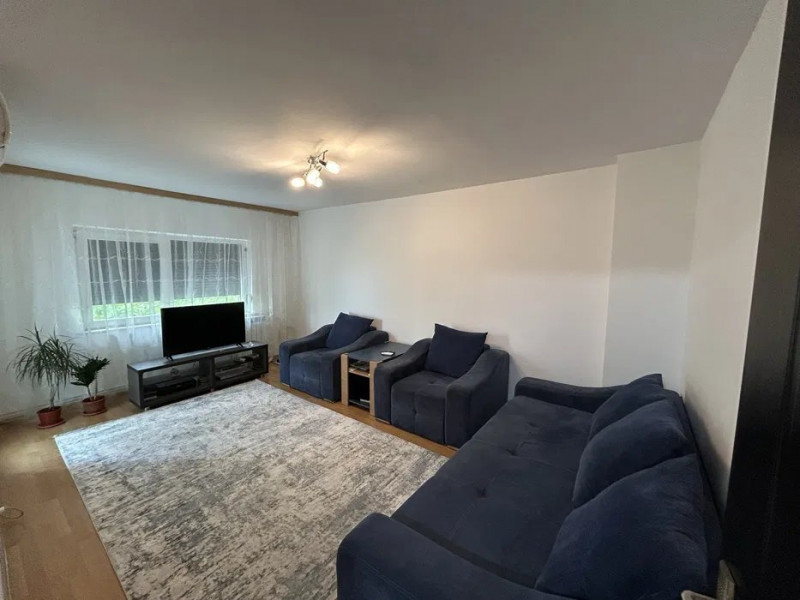 Apartament 3 Camere - La Cheie !!!