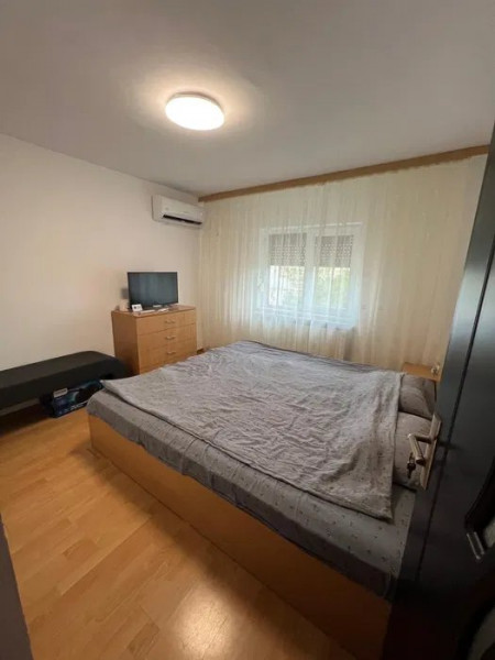 Apartament 3 Camere - La Cheie !!!