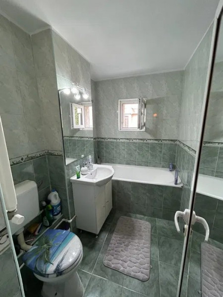 Apartament 3 Camere - La Cheie !!!
