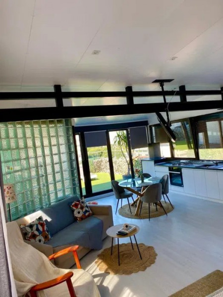 STUDIO MODERN CU TERASA GENEROASA 77 MP  113.000 EUR