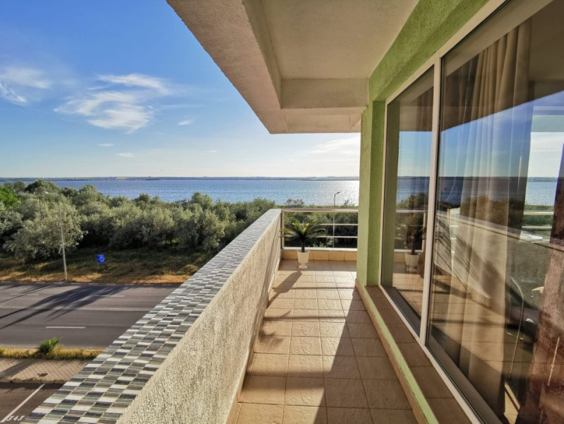 STATIUNEA MAMAIA-SUMMERLAND APARTAMENT CU 3 CAMERE 125 MP MOBILAT