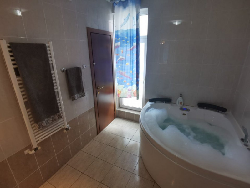 STATIUNEA MAMAIA-SUMMERLAND APARTAMENT CU 3 CAMERE 125 MP MOBILAT