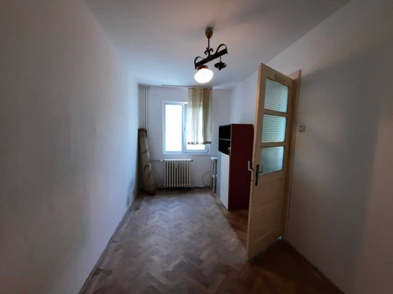 Apartament 2 Camere - Zona Tomis Nord - Etaj 2 - Necesita Renovare