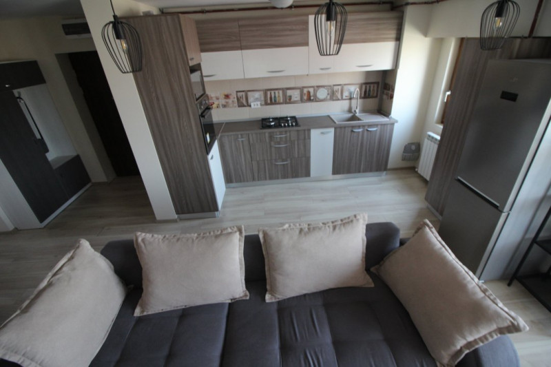 Apartament 3 Camere - Zona Centrala - Vedere Directa La Mare - Oportunitate !