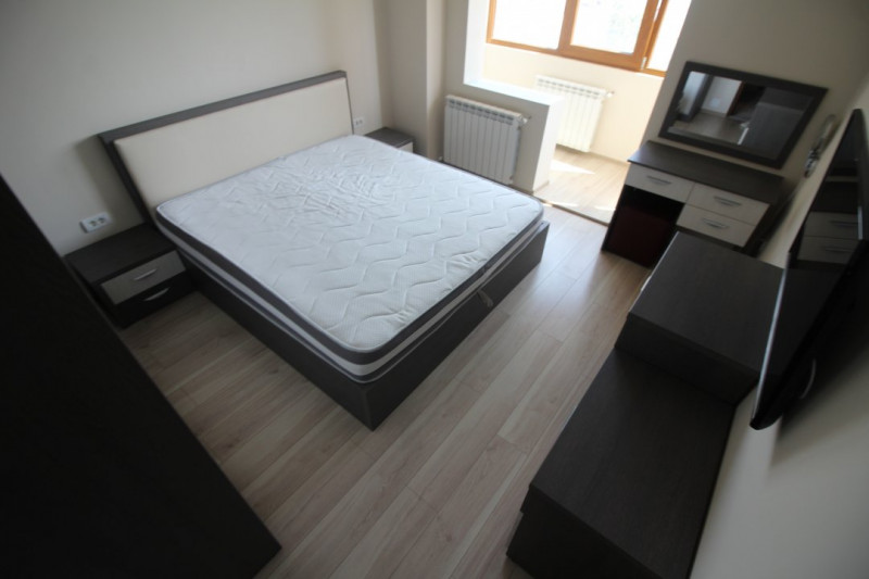 Apartament 3 Camere - Zona Centrala - Vedere Directa La Mare - Oportunitate !