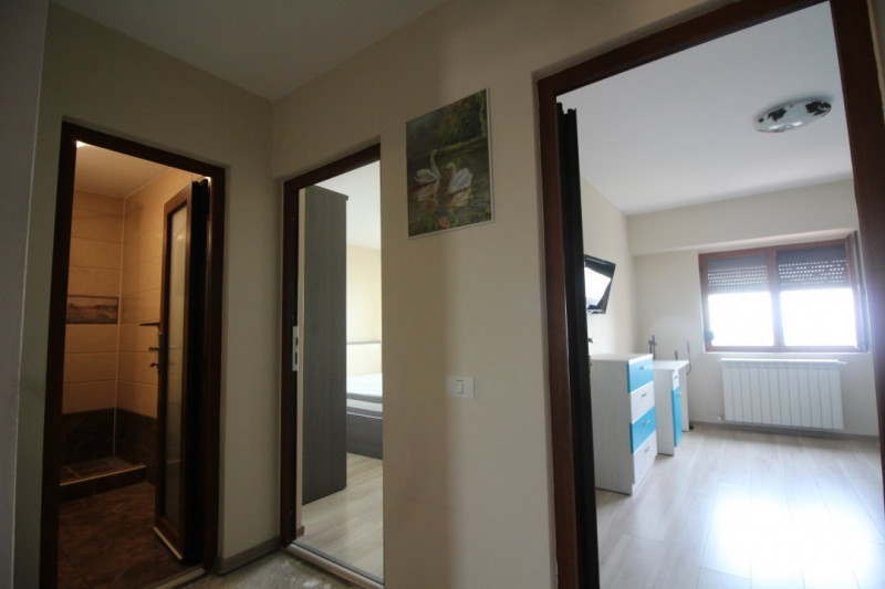 Apartament 3 Camere - Zona Centrala - Vedere Directa La Mare - Oportunitate !
