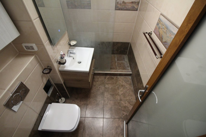 Apartament 3 Camere - Zona Centrala - Vedere Directa La Mare - Oportunitate !