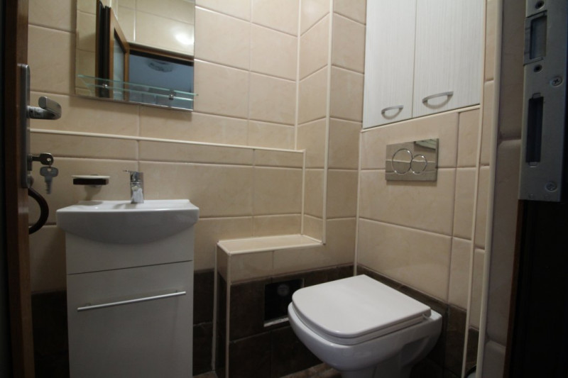 Apartament 3 Camere - Zona Centrala - Vedere Directa La Mare - Oportunitate !