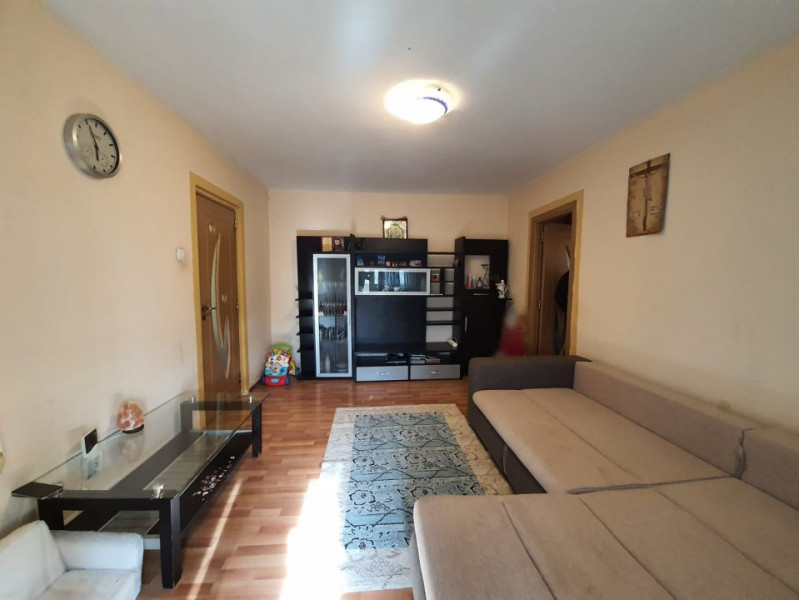 Apartament 2 Camere Semidecomandate - Zona Abator - Mobilat