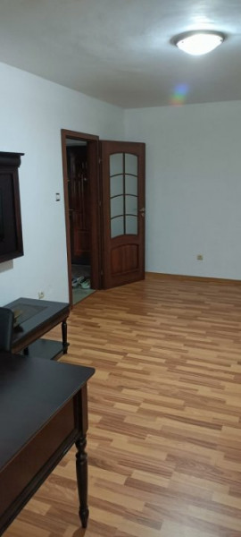 Apartament 2 Camere - Zona Dacia - Gaze Pe Scara - Boxa