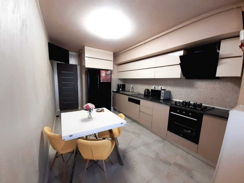 Apartament 3 Camere - Zona Tomis Plus - Mobilat/Utilat - Loc Parcare