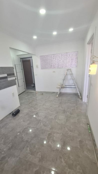 Garsoniere Dubla - Zona Tomis Nord - Etaj 3 - Renovata Complet