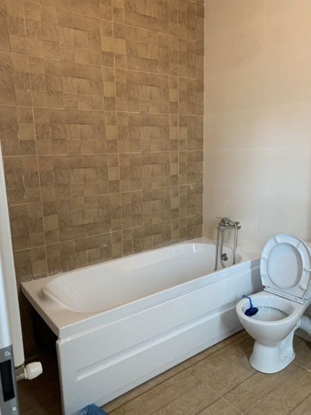 Apartament 3 Camere Decomandate - Zona Tomis Plus - 2 Locuri De Parcare