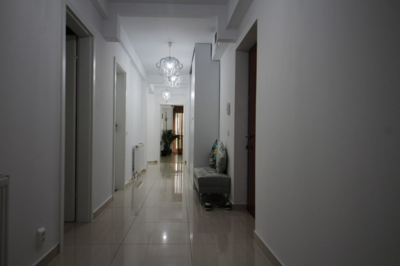 Apartament de Lux - 4 Camere XXXL - Zona Bratianu - Mobilat / Utilat Complet