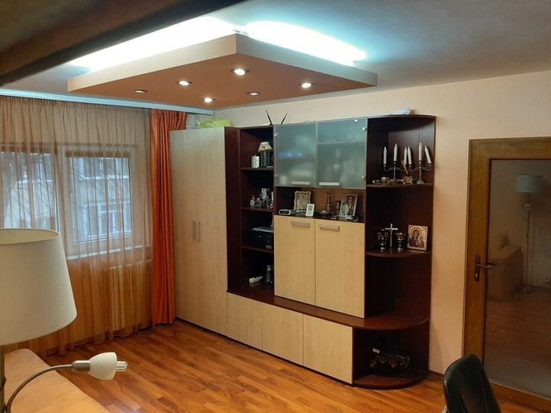 INEL II Apartament cu 2 camere mobilat gaze la scara