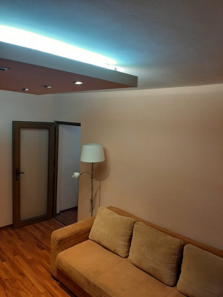 INEL II Apartament cu 2 camere mobilat gaze la scara