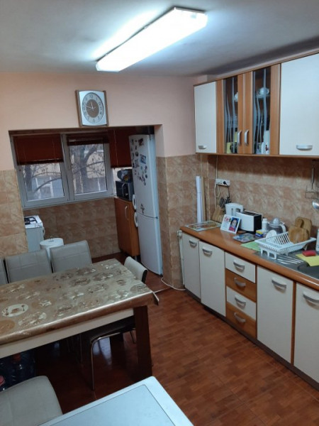 INEL II Apartament cu 2 camere mobilat gaze la scara